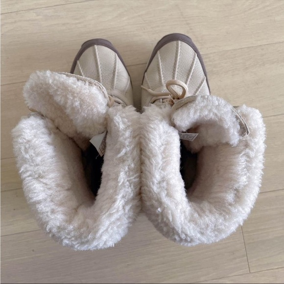 UGG Women's Adirondacky III Winter Boot - Sand Size US 8 - Picture 9 of 10